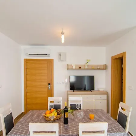 Sara Apartment Bol