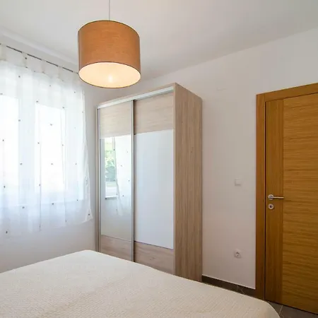 Sara Apartment *