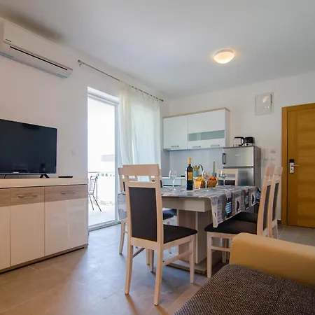 Apartment Sara Bol