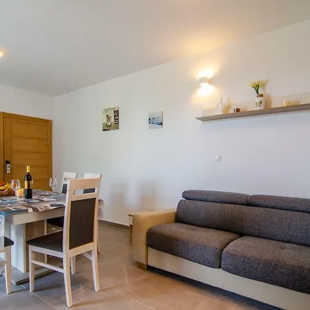 Sara Apartment Bol