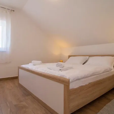 Apartment Sara Bol