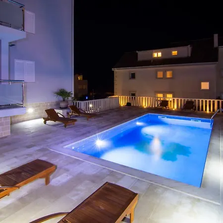 Sara Apartmán