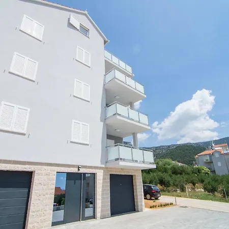 Sara Apartmán Bol