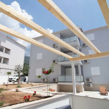Sara Apartmán Bol