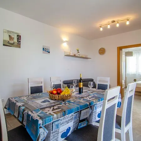 Sara Apartmán Bol